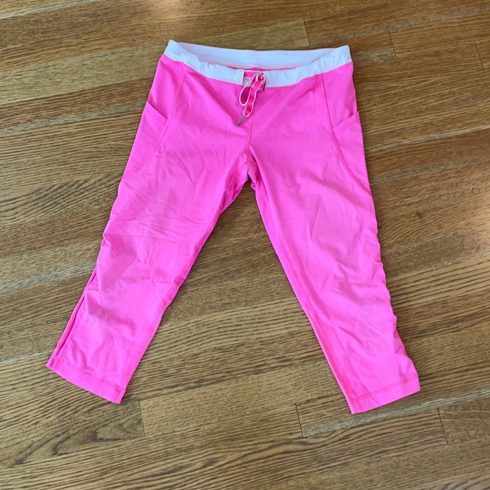 LuLu Lemon Capri hot pink size 6